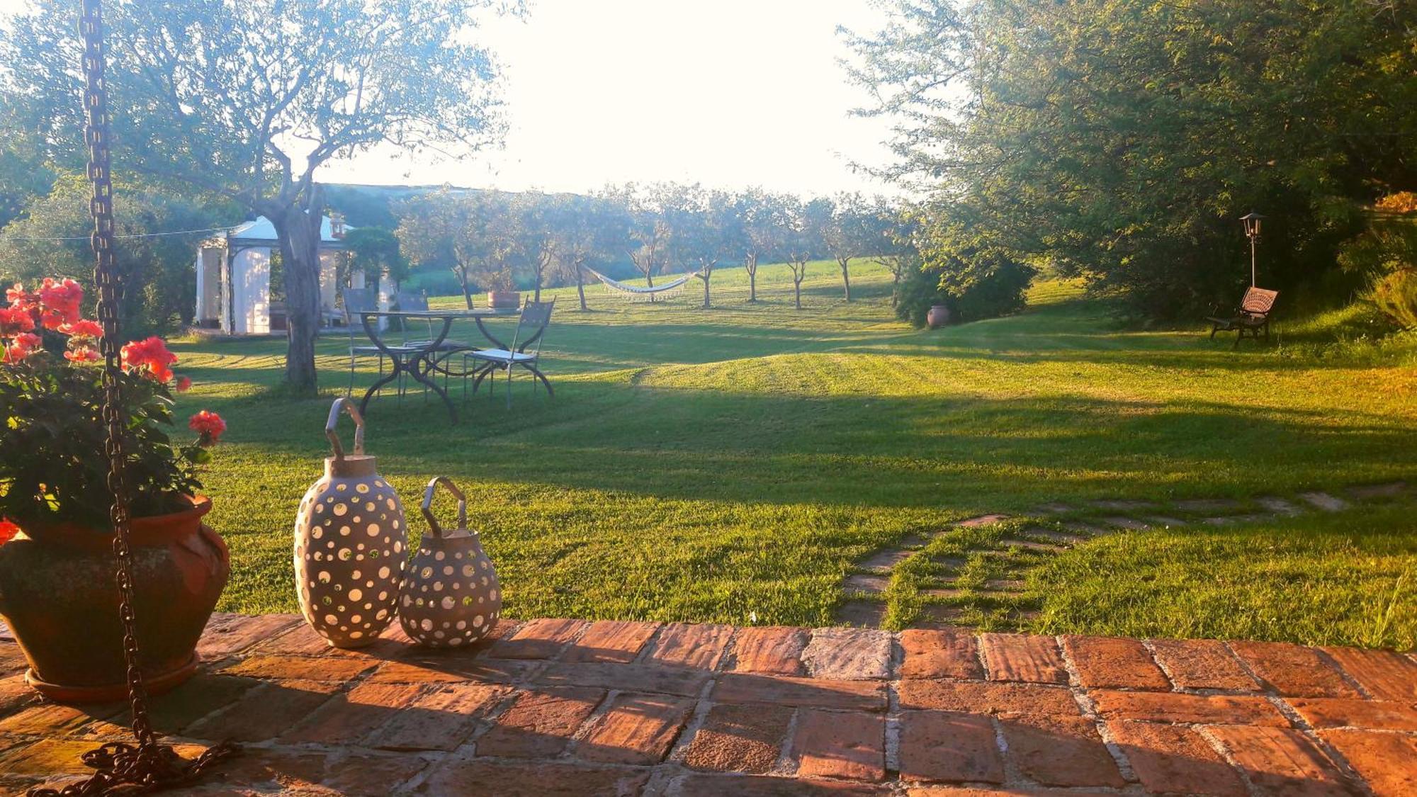Tavoleto Le Bumbarelle Bed & Breakfast エクステリア 写真