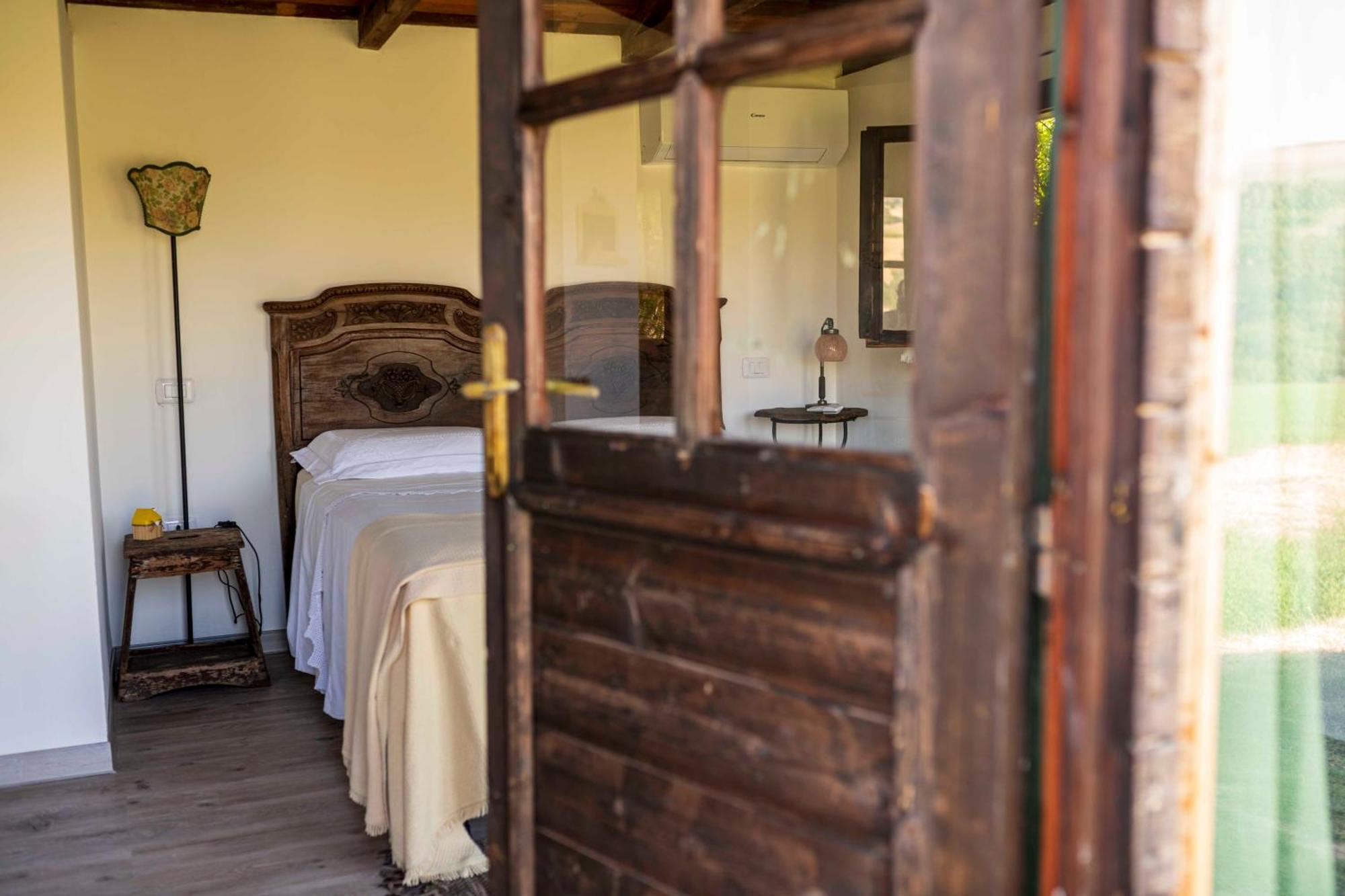 Tavoleto Le Bumbarelle Bed & Breakfast エクステリア 写真